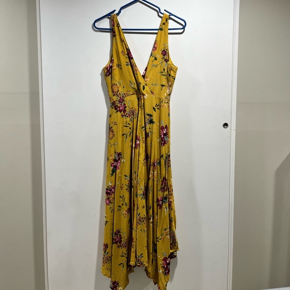Dynamite faux wrap front maxi dress yellow floral - Picture 3 of 8